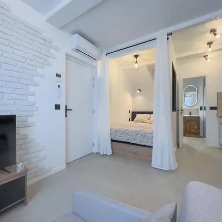 Apartment Logis Du Rocher La Garde (Var)